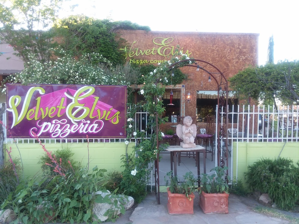 Velvet Elvis At La Misión